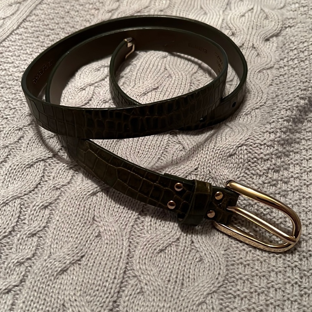 LIZ CLAIBORNE Alligator Pattern Embossed Leather Belt